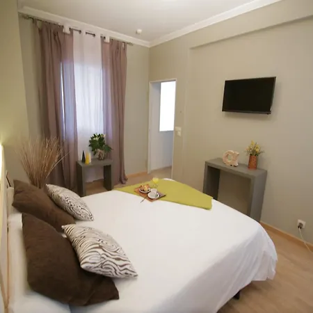 Alda Estacion מלון *